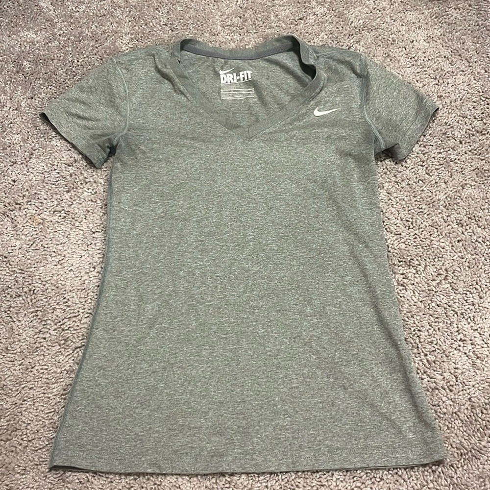 Nike dri-fit Tee